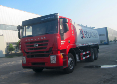 紅巖25方杰獅后雙橋運(yùn)油車