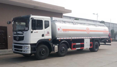20噸東風(fēng)小三軸運(yùn)油車