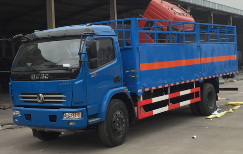 6.4米多利卡倉(cāng)柵式氣瓶運(yùn)輸車(chē)