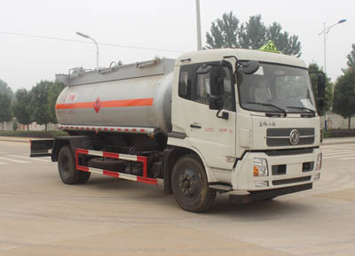 東風(fēng)11立方甲醇易燃液體罐式運(yùn)輸車 