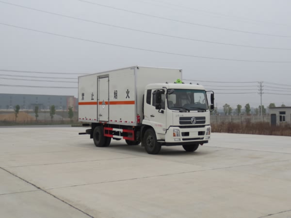 東風(fēng)天錦雜項危險物品廂式運輸車 
