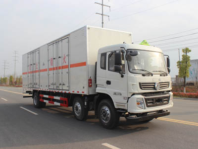 東風(fēng)9.5米危險廢物運輸車